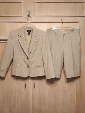 Rafaella Women's Light Beige Two-Piece Suit Jacket & Shorts